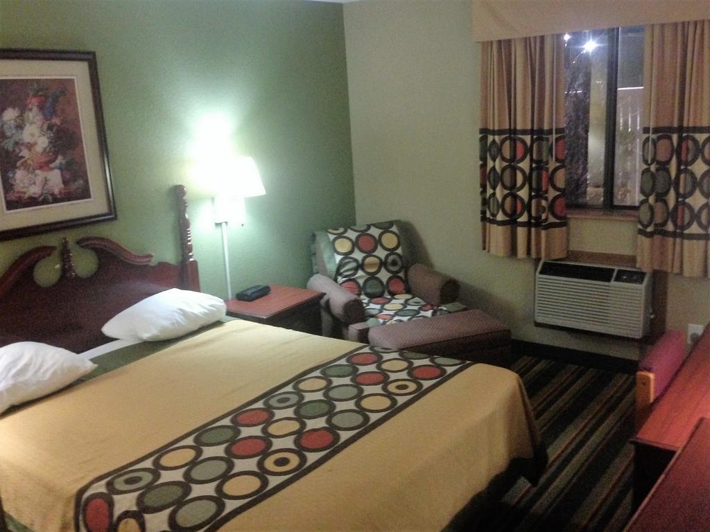 Super 8 By Wyndham Sikeston/Miner Area Hotel Екстериор снимка
