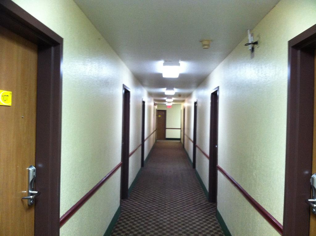 Super 8 By Wyndham Sikeston/Miner Area Hotel Екстериор снимка