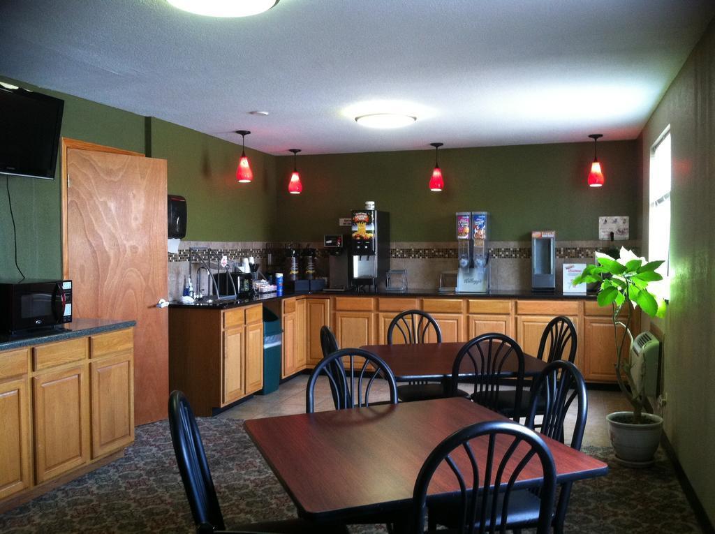 Super 8 By Wyndham Sikeston/Miner Area Hotel Екстериор снимка
