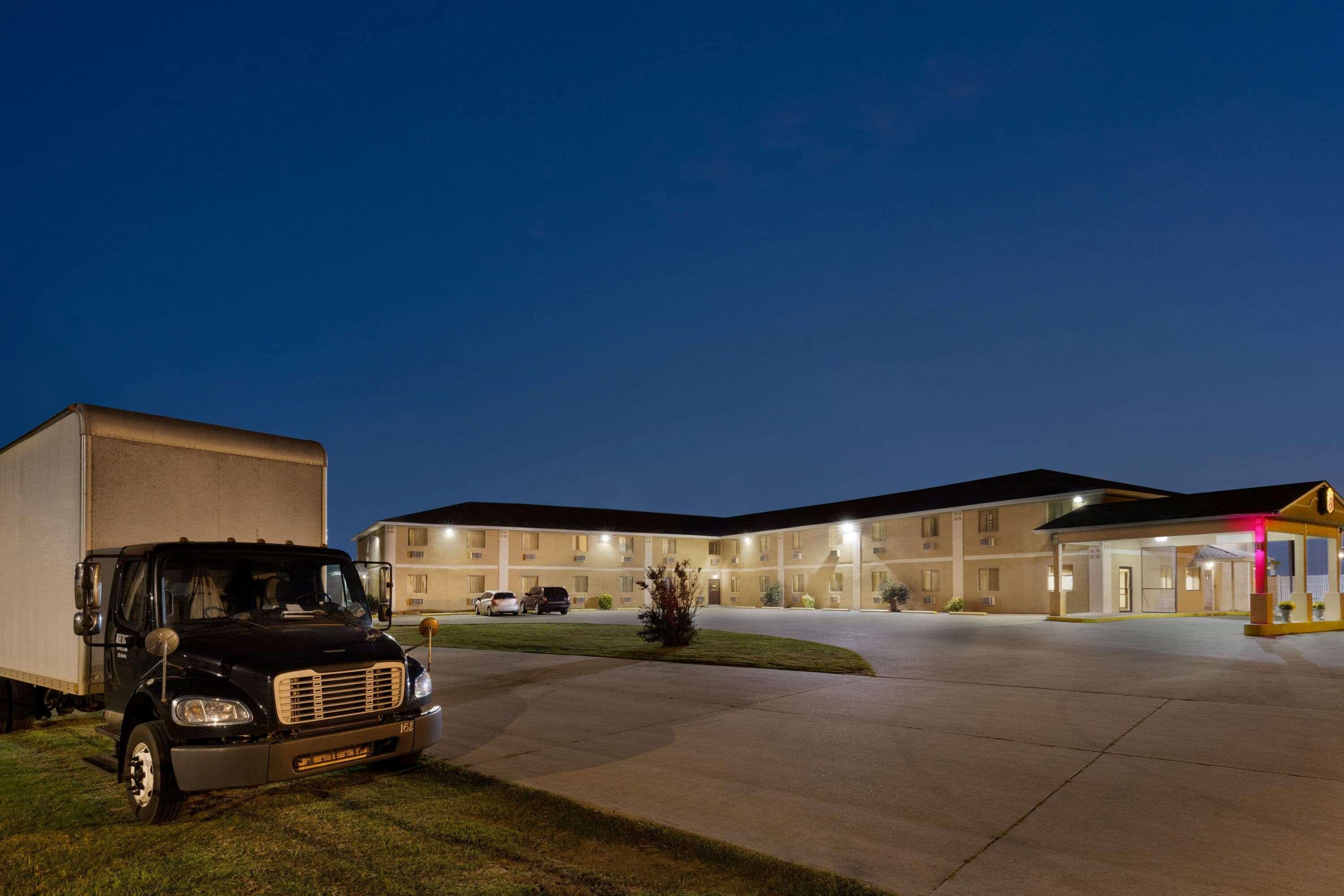 Super 8 By Wyndham Sikeston/Miner Area Hotel Екстериор снимка